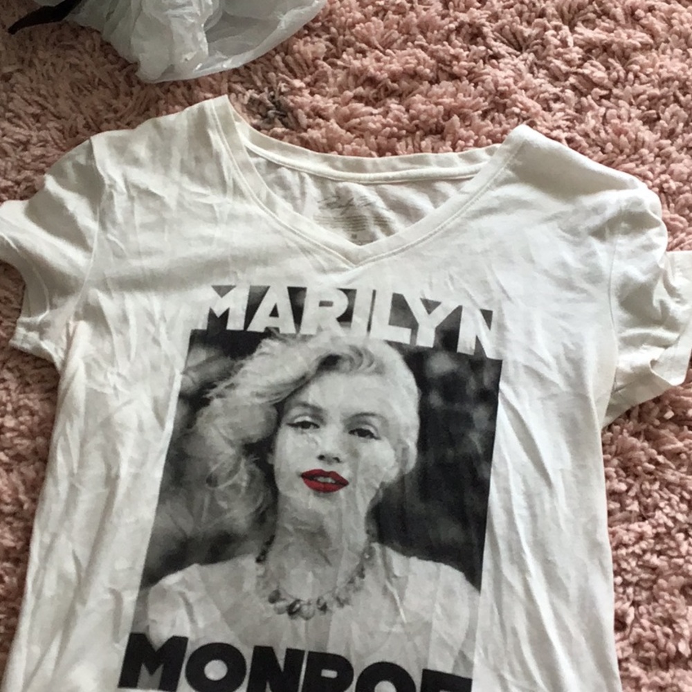 White Marilyn Monroe v neck